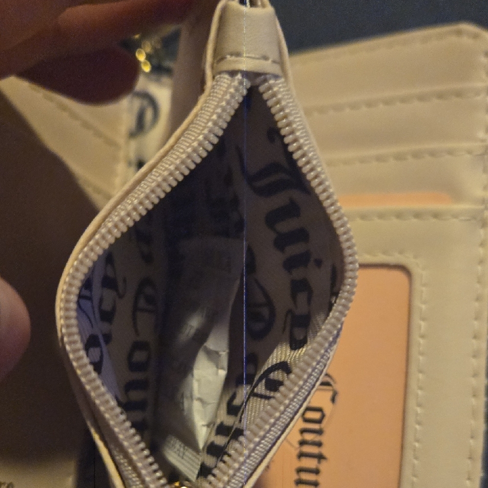 Juicy Couture Black and Cream Wallet with Heart Charm - Picture 5 of 5